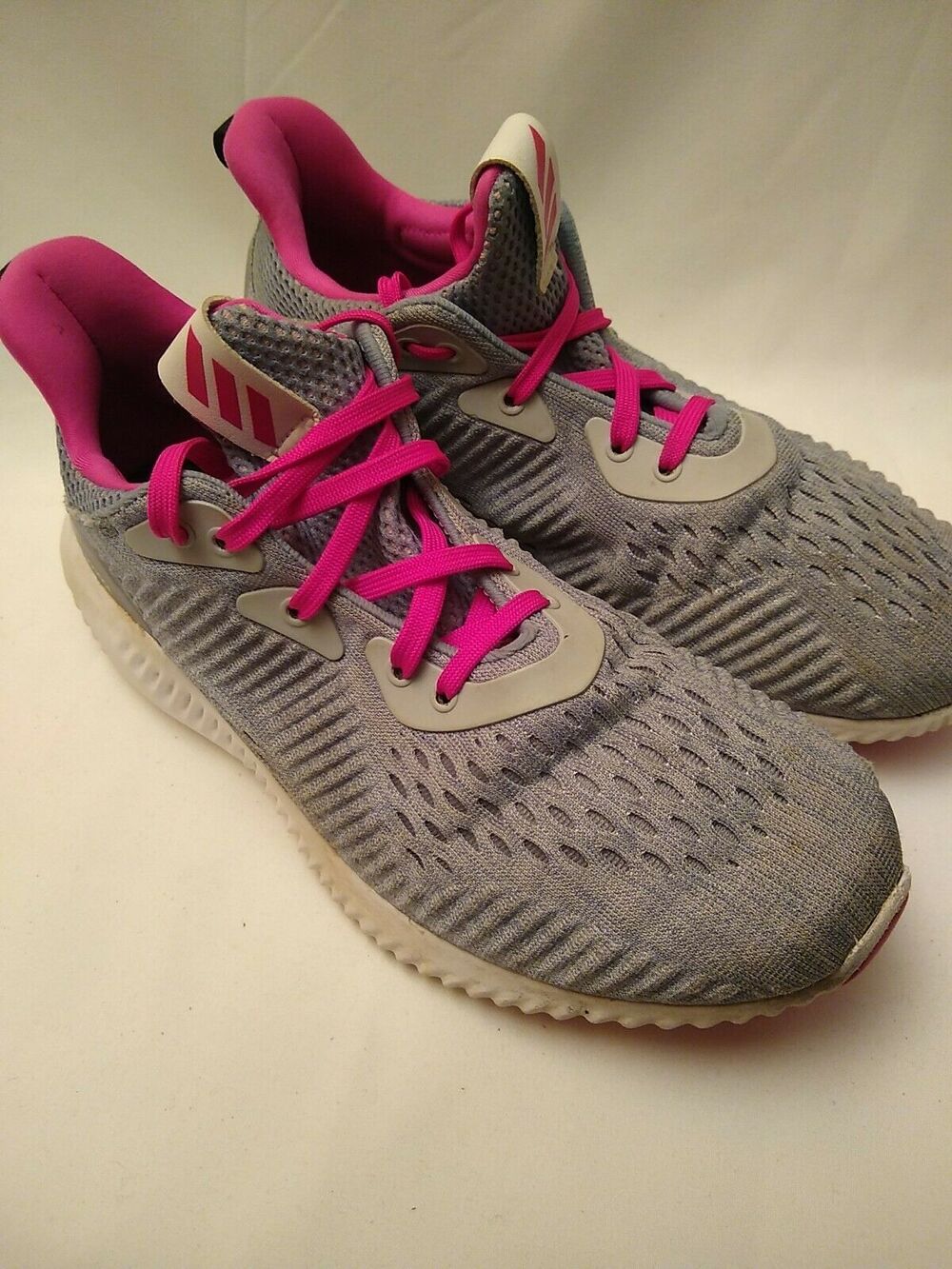 Women's Adidas HWA1Y3001 Cload Foam Size 6 Gray & Pink